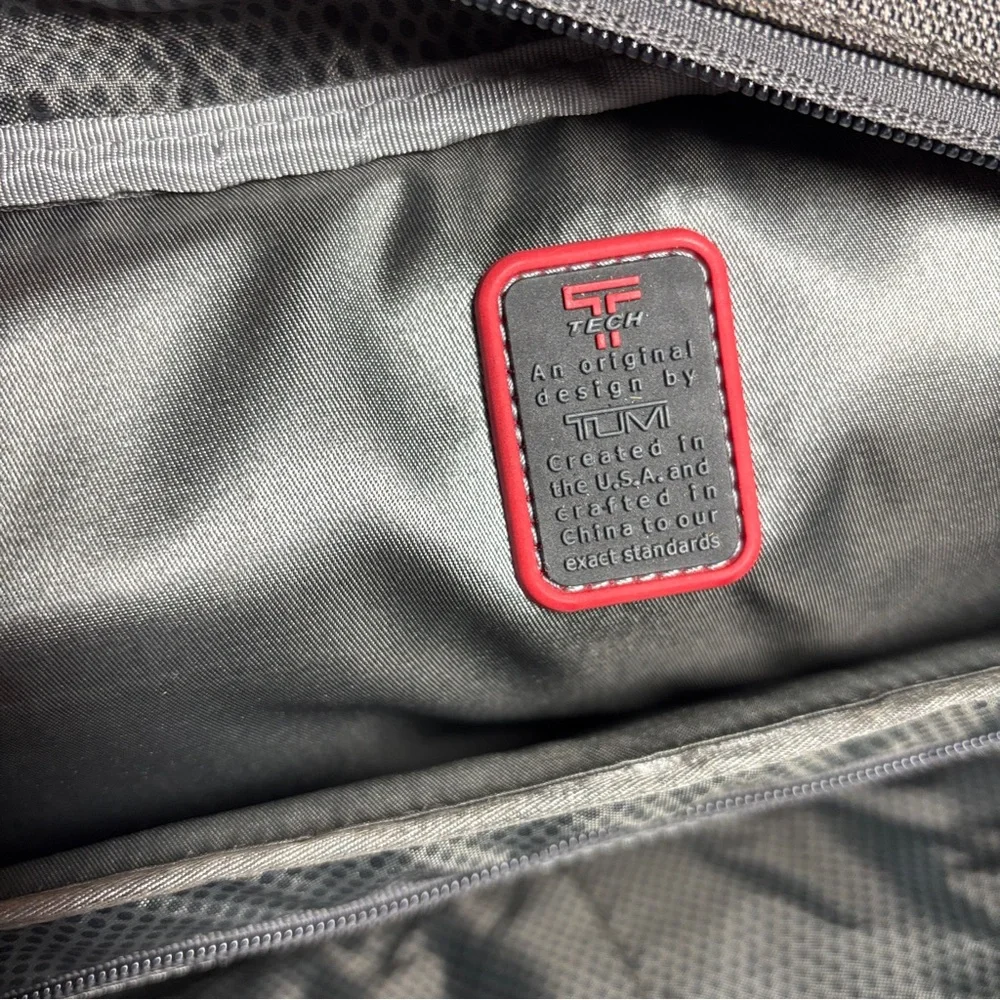 Tumi excellent used